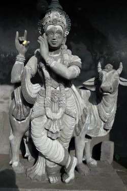 Lard sri krishna cement idol before painting