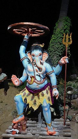 Akhanda